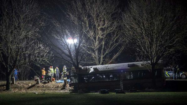 Praga, bus si schianta contro un albero: almeno 3 morti e 30 feriti