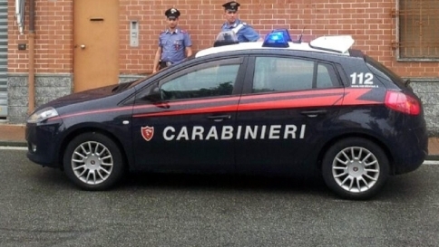 Amante non vuole rapporti sessuali con una 46enne, lei lo sequestra