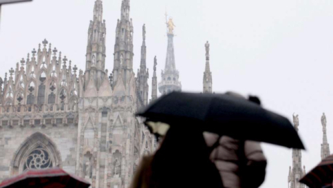 Pioggia e neve spazzano via lo smog, le grandi città tornano a respirare