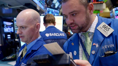 Wall Street chiude in lieve rialzo