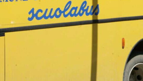 Tragedia nel Casertano, scuolabus investe e uccide bimba di tre anni