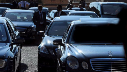 Auto blu, nuova stretta da Camera