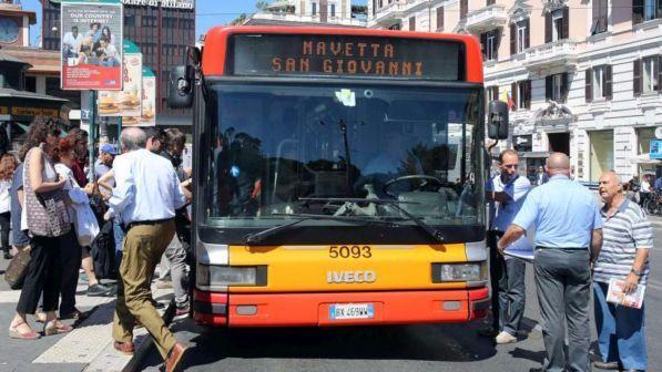 Istat: sempre meno italiani sui mezzi pubblici, a Roma -6%