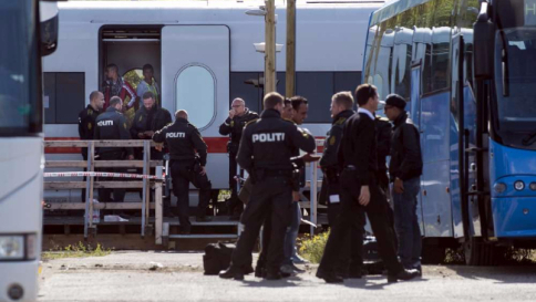 Danimarca e Svezia chiuse ai migranti Berlino avverte: Schengen in pericolo
