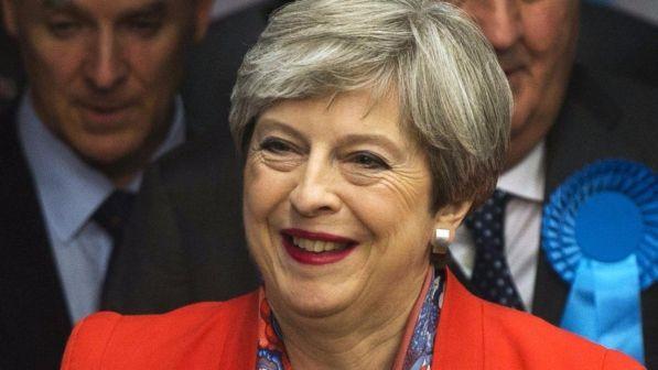 Brexit, Theresa May ai 27: "Aiutatemi a difendermi dagli attacchi"