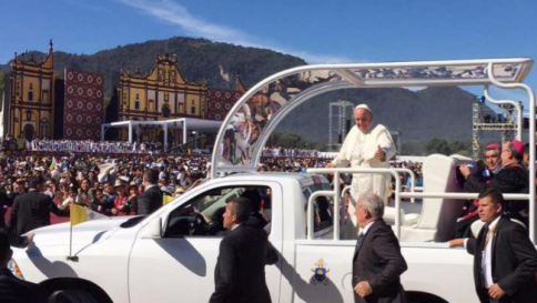 Il Papa chiede perdono agli indios per "le incomprensioni ed esclusioni"