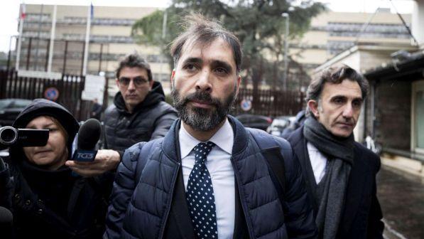 Roma, revocati obbligo di firma e di dimora a Raffaele Marra