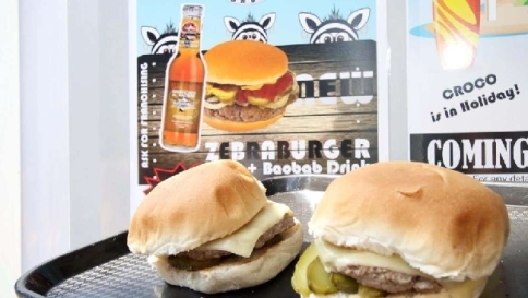 Expo, dopo il successo del crocoburger lo Zimbabwe stupisce con il panino alla zebra