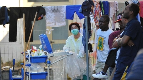 Immigrazione, continuano gli sbarchi Libia, tratti in salvo 2.500 profughi