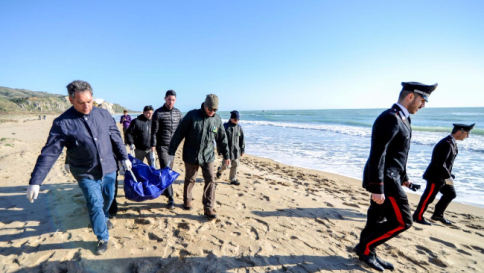 Sicilia, nuova tragedia: migranti morti durante lo sbarco nell'Agrigentino