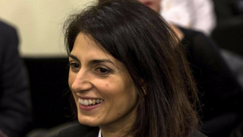 Raggi: "Roma stuprata dalla politica Vaticano? Deve 400 mln al Comune"