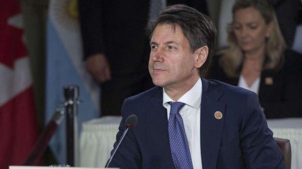 Migranti, Conte: "A Parigi chiederò la collaborazione dell'Ue"