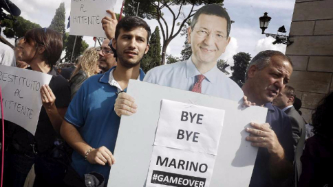Marino, festa delle opposizioni: "Ora si deve tornare al più presto alle urne"