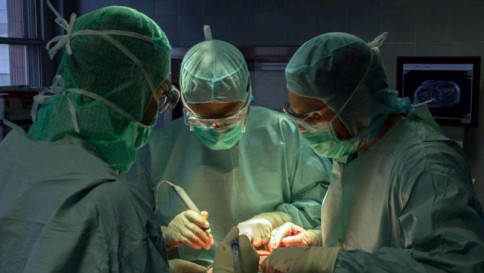 Roma, impiantato cuore magnetico su una 16enne: primo caso al mondo