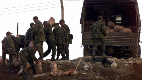 Siria: "Truppe turche sconfinano"