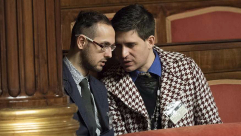 Unioni civili, i lavori riprendono martedì Tensioni, Giovanardi: "Baci gay in Aula"