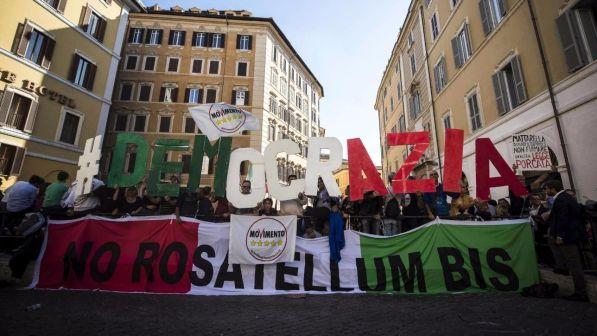 Rosatellum bis, dalla Camera via libera alle prime due fiducie fra le proteste