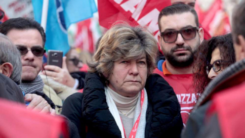 Grande distribuzione, lavoratori in sciopero Camusso: "Niente shopping per solidarietà"