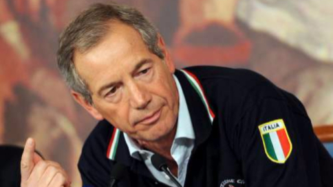 Berlusconi: sostegno a Bertolaso