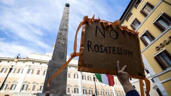 Legge elettorale, Camera conferma la fiducia su art. 2 con 308 sì