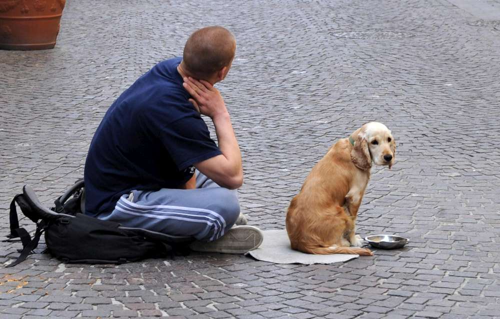Il 19,4% degli italiani è a rischio povertà