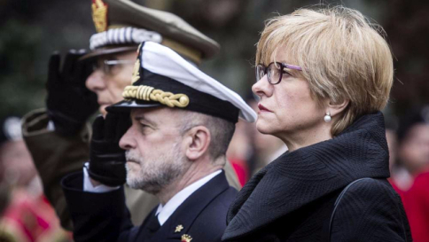 Il ministro Pinotti: "In Libia non serve un intervento militare di terra"