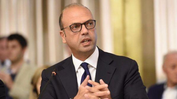 Ius soli, Alfano: "Bene Gentiloni, in Senato diremo sì al testo"