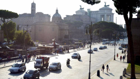 Comune Roma, scandalo affitti: 23 euro/mese ai Fori Imperiali
