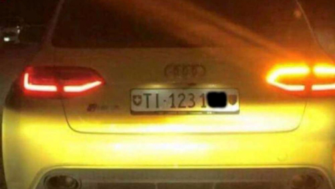 Nordest, caccia ai banditi dell'Audi gialla Contromano a 150 km/h: un morto