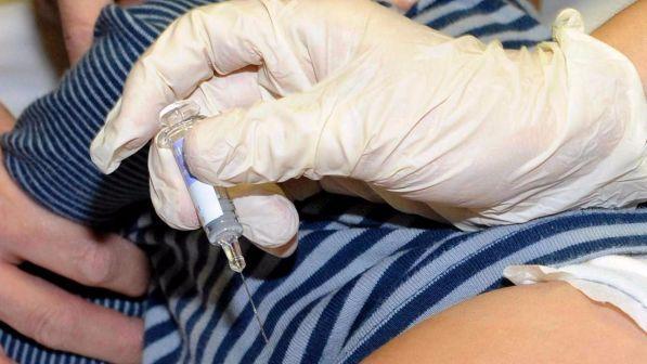 Vaccini, ministero Salute: per evitarli serve certificato del pediatra