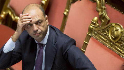 Alfano: "Schengen è da rivedere In Siria rischiamo una Libia bis"