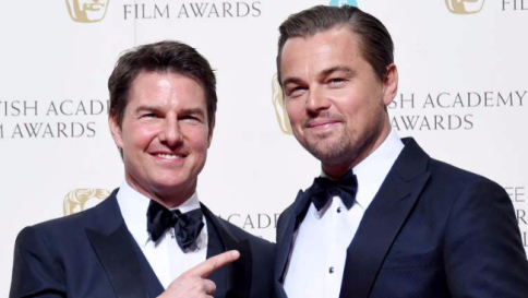 Tom Cruise, sul red carpet con Leonardo DiCaprio e... un ritocchino esagerato