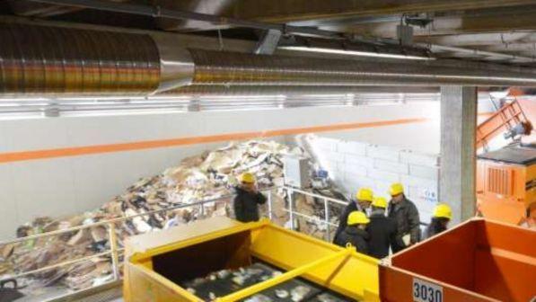 Svizzera, butta cartone nella carta, multato: benefattore gli versa il dovuto