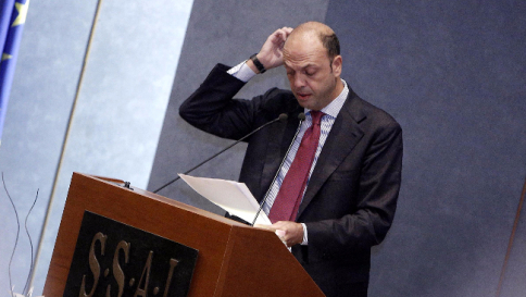 Giustizia, tensione Anm-governo Alfano: "Con che faccia criticano..."