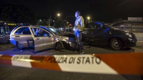 Rom in fuga, il dna inchioda gli occupanti dell'auto-pirata di Roma