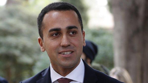 M5s, Di Maio ai partiti: "Propongo convergenza, dimezzare stipendi"