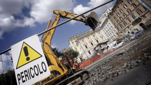 Appalti truccati a Roma, tre arresti: mazzette al funzionario del Comune
