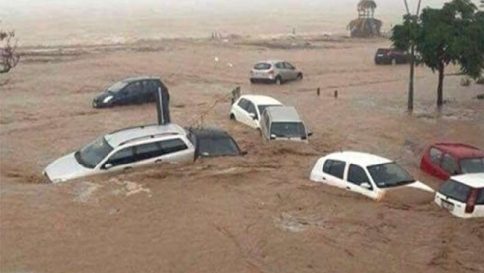Nubifragio in Calabria, strade allagate A Rossano evacuate 500 persone