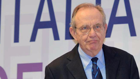 Pier Carlo Padoan: "Trovata con la Ue l'intesa sulle sofferenze bancarie"