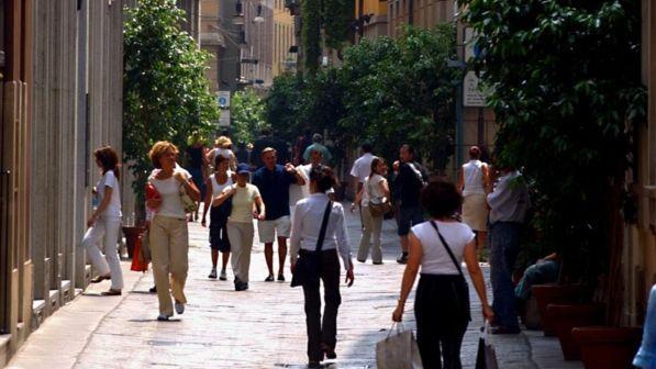 Milano, furto da oltre 100mila euro in un negozio Prada