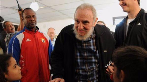 "Hasta siempre comandante", media annunciano morte Fidel Castro