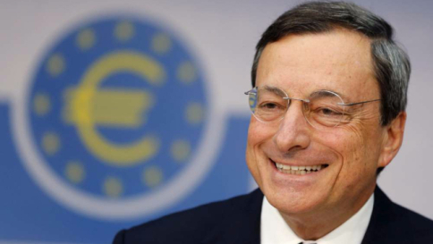 Mossa a sorpresa di Draghi: la Bce taglia i tassi e amplia il Qe