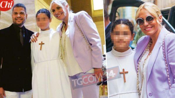 Antonella Clerici in festa con l'ex per la comunione di Maelle