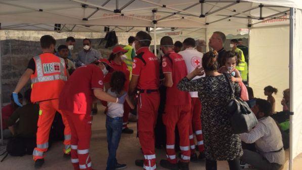 Migranti, 38 curdi arrivano in barca a vela nel Siracusano