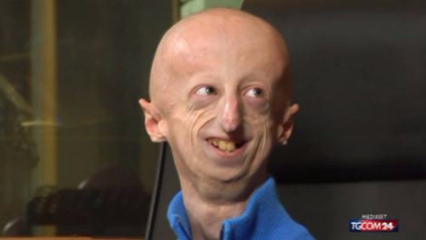 "Compio 20 anni e sono drogato di vita", il traguardo di Sammy