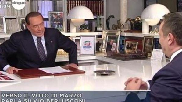Berlusconi: "Voti a Pd e M5s sprecati, no alla leva e no a chiusura delle moschee"