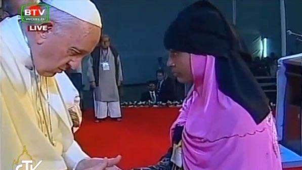 Papa Francesco: "Per i rohingya non ho negoziato la verità e ho pianto"