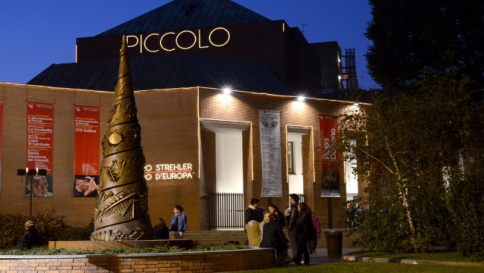 Milano, più gente a teatro che allo stadio: il Piccolo batte Inter e Milan