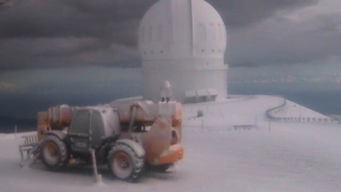 Tempo folle: in estate alle Hawaii nevica
