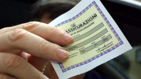 Stop all'obbligo del tagliando Rc auto: dal 18 ottobre servirà solo il certificato